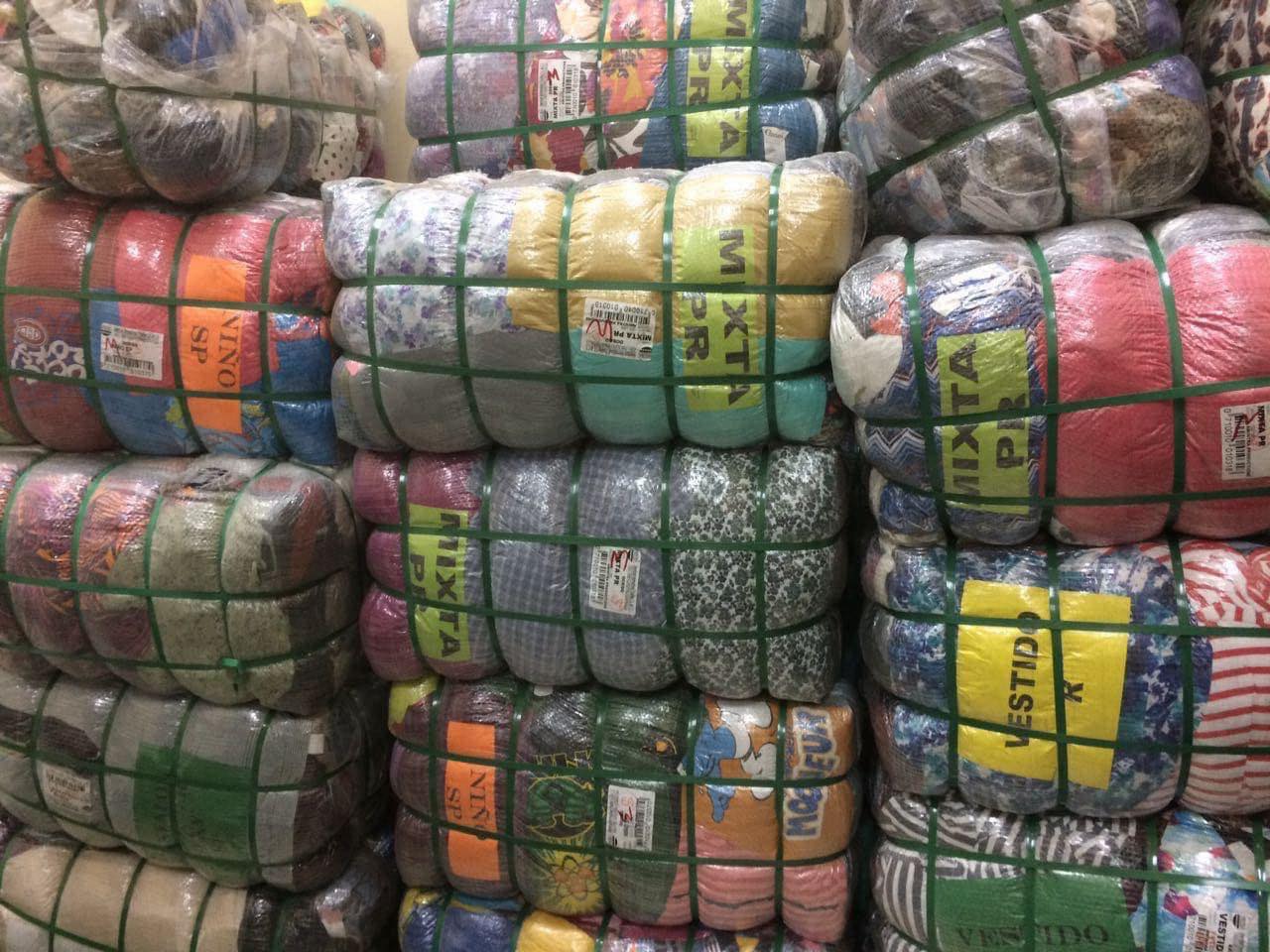 Caja de bolsones de ropa importada